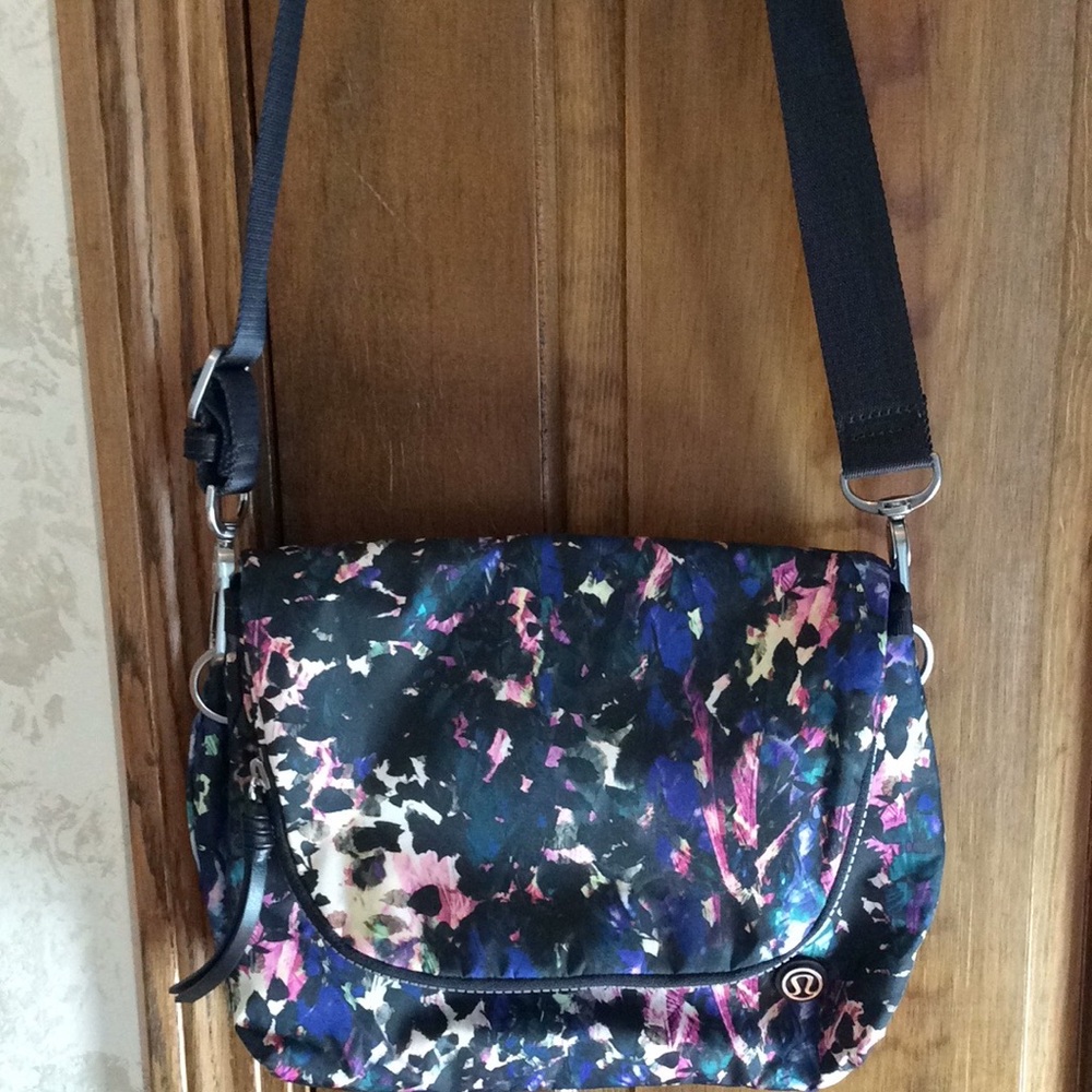 NWOT, Lululemon, om Party Bag, Crossbody!